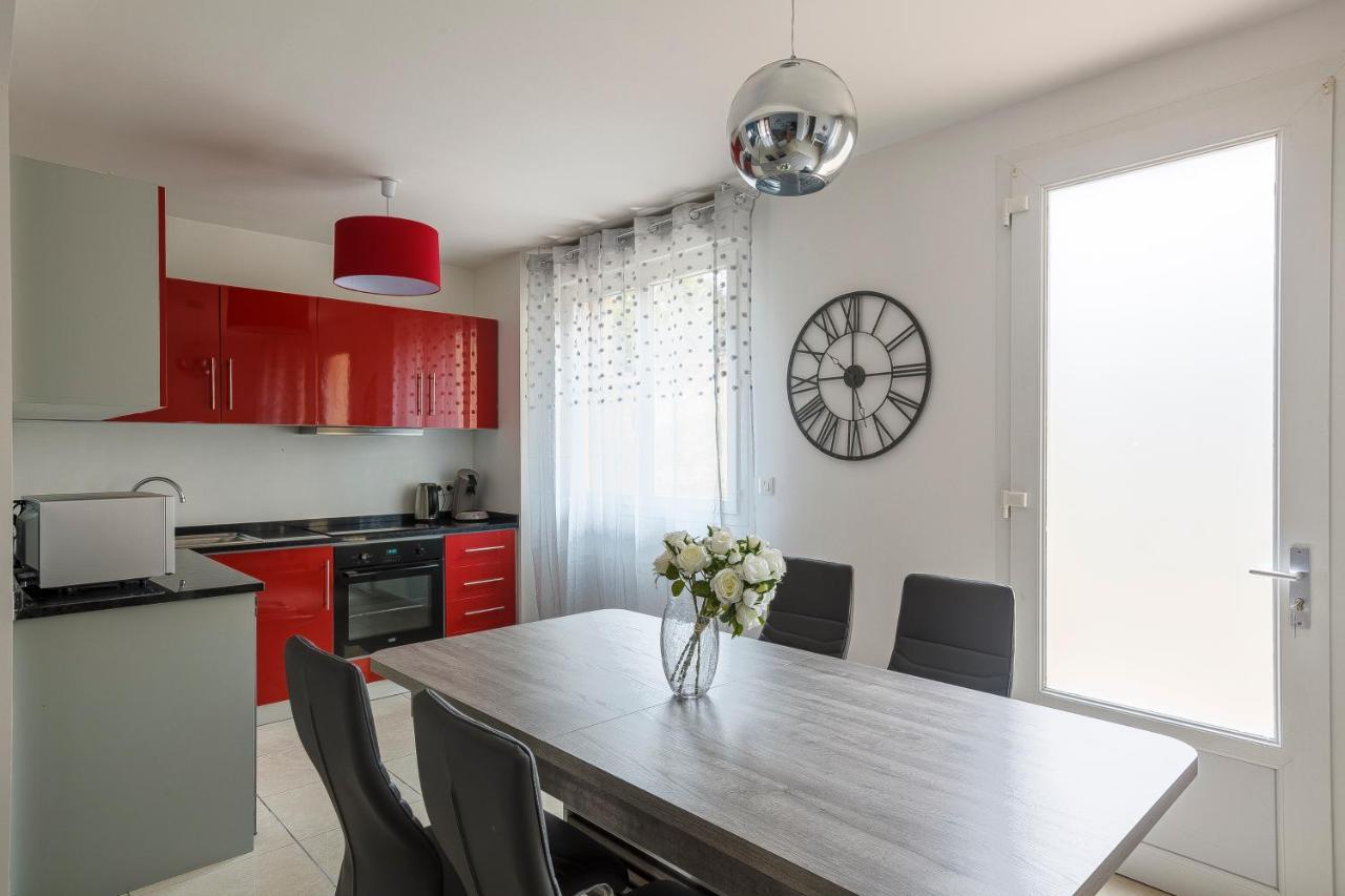 Logement 004 A 300M De La Gare Mantes La Jolie ภายนอก รูปภาพ